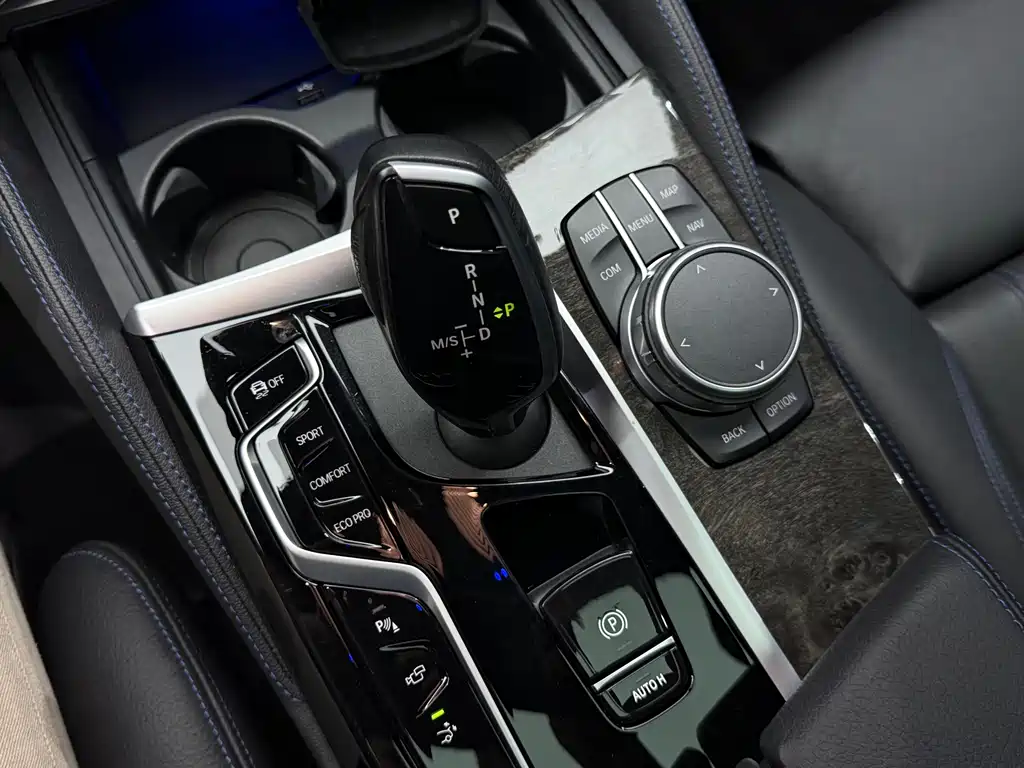BMW 6 Series GT 2021 — фото 15
