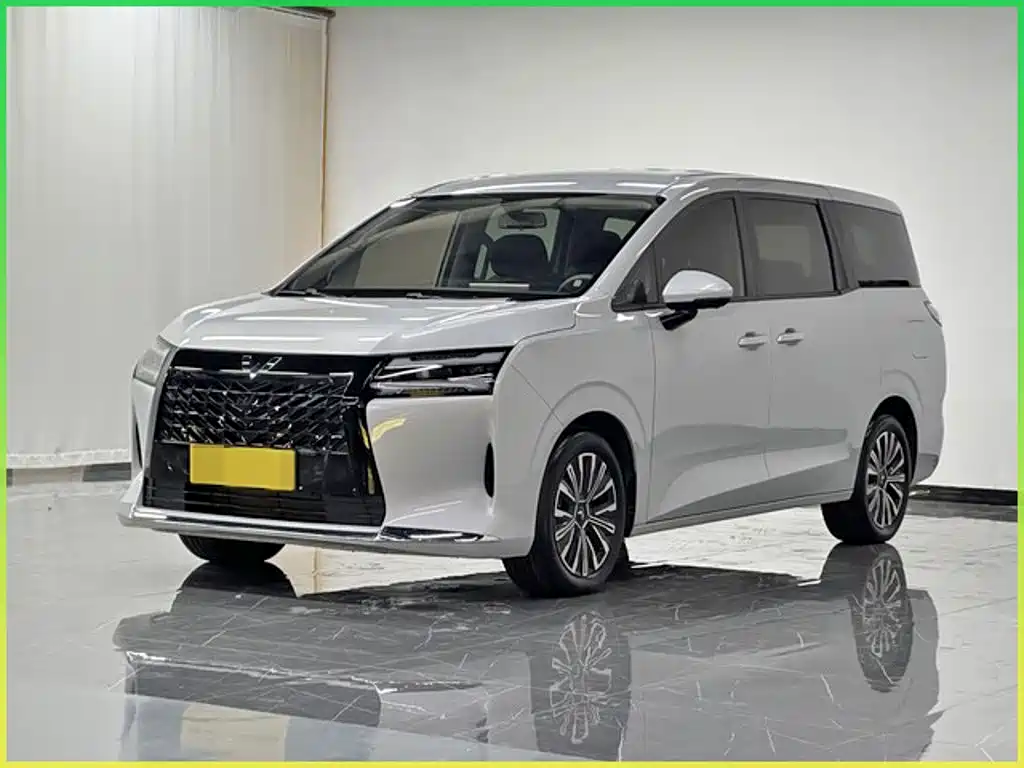 Wuling Starlight 730 New Energy 2025 — фото 1