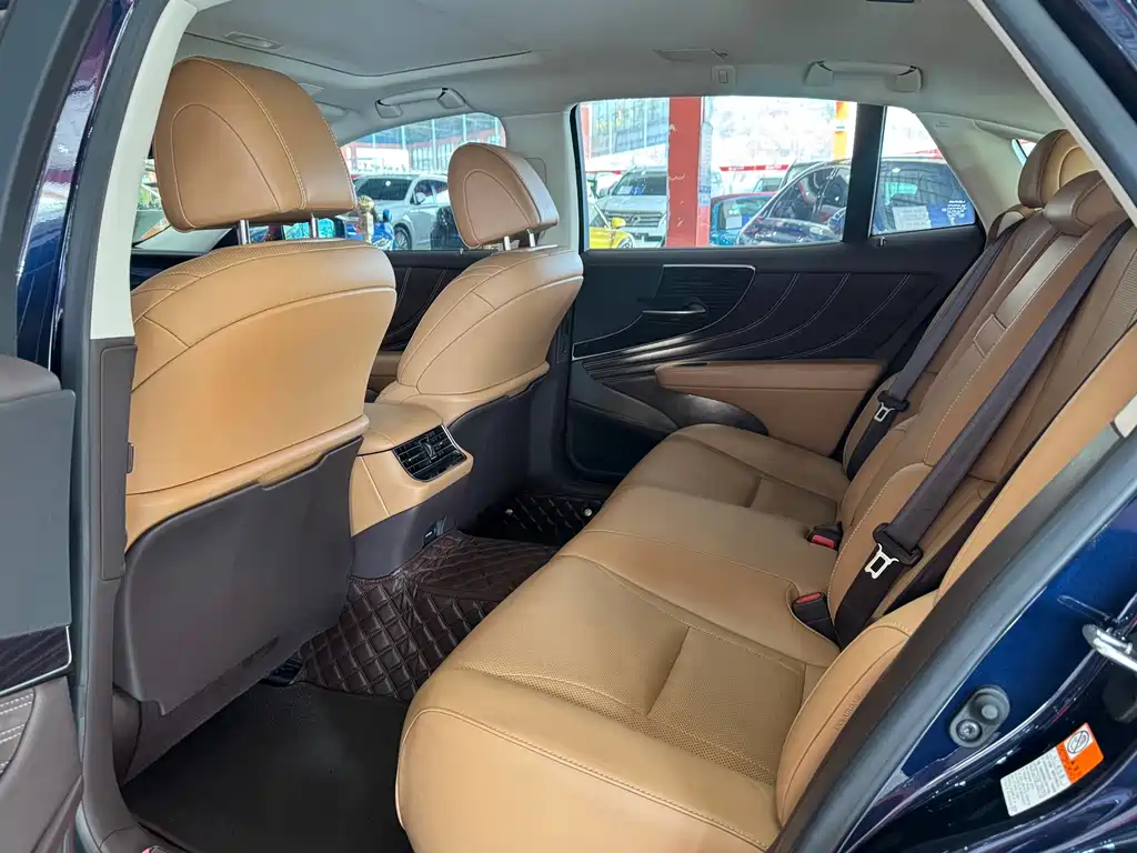 Lexus LS 2020 — фото 14