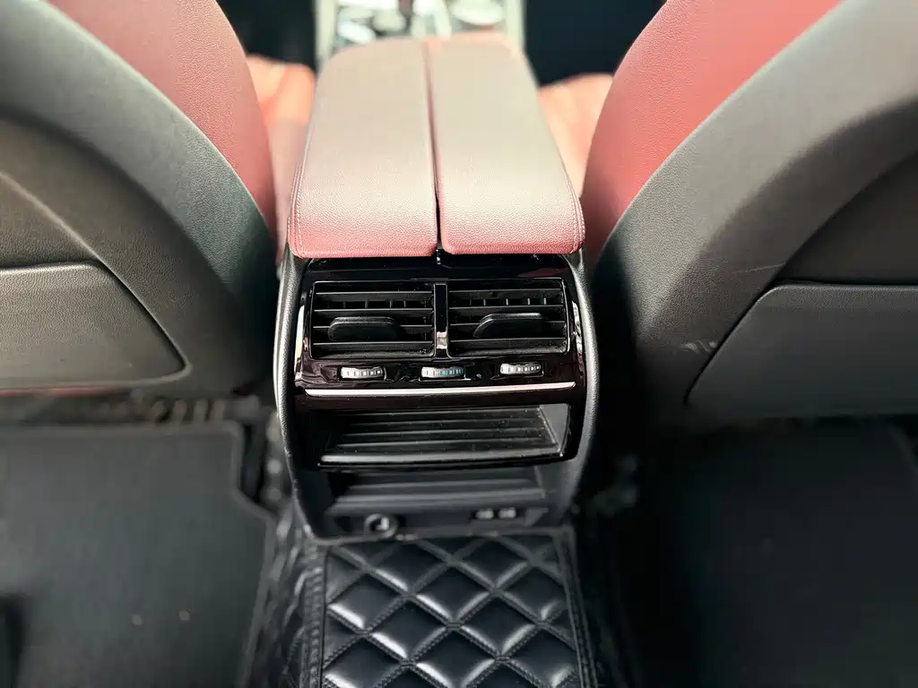 BMW 5 Series 2022 — фото 16