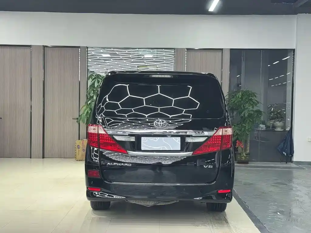 Toyota Alphard 2012 — фото 9