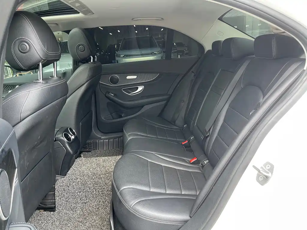 Mercedes-Benz C-Class 2017 — фото 12