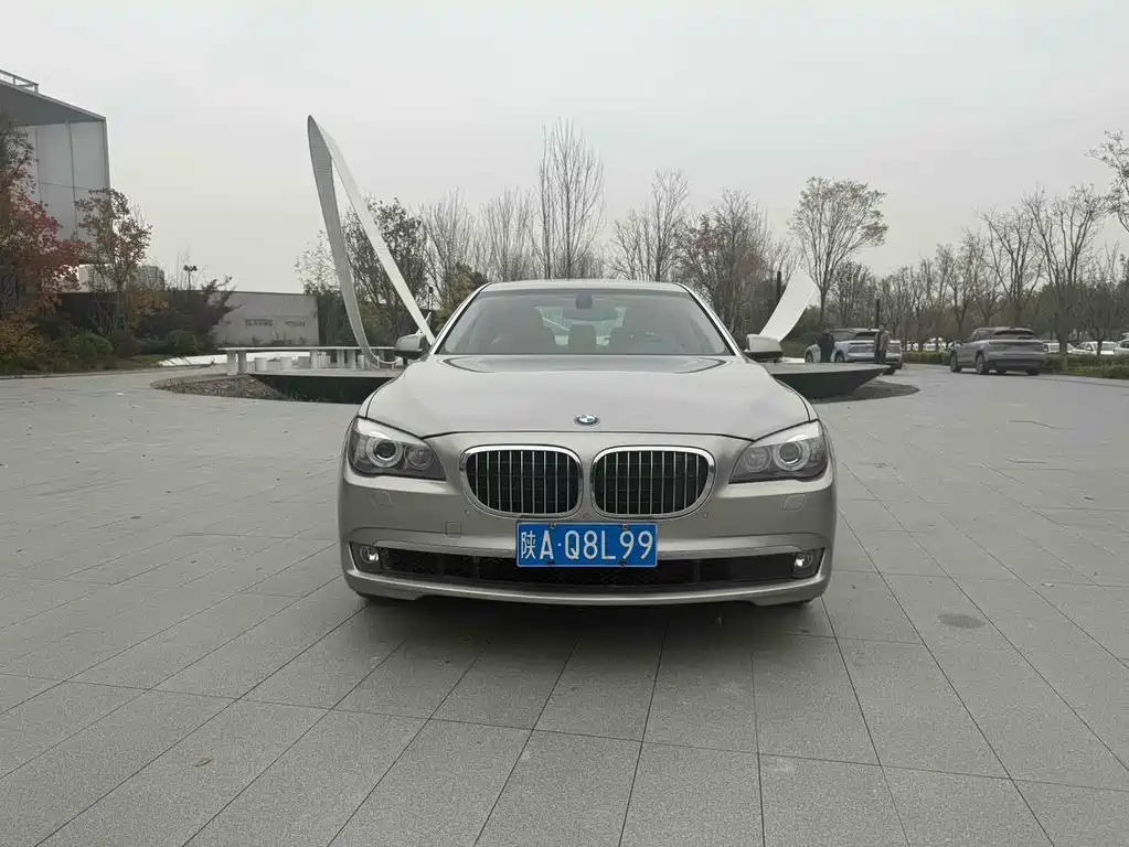 BMW 7 Series 2013 — фото 2