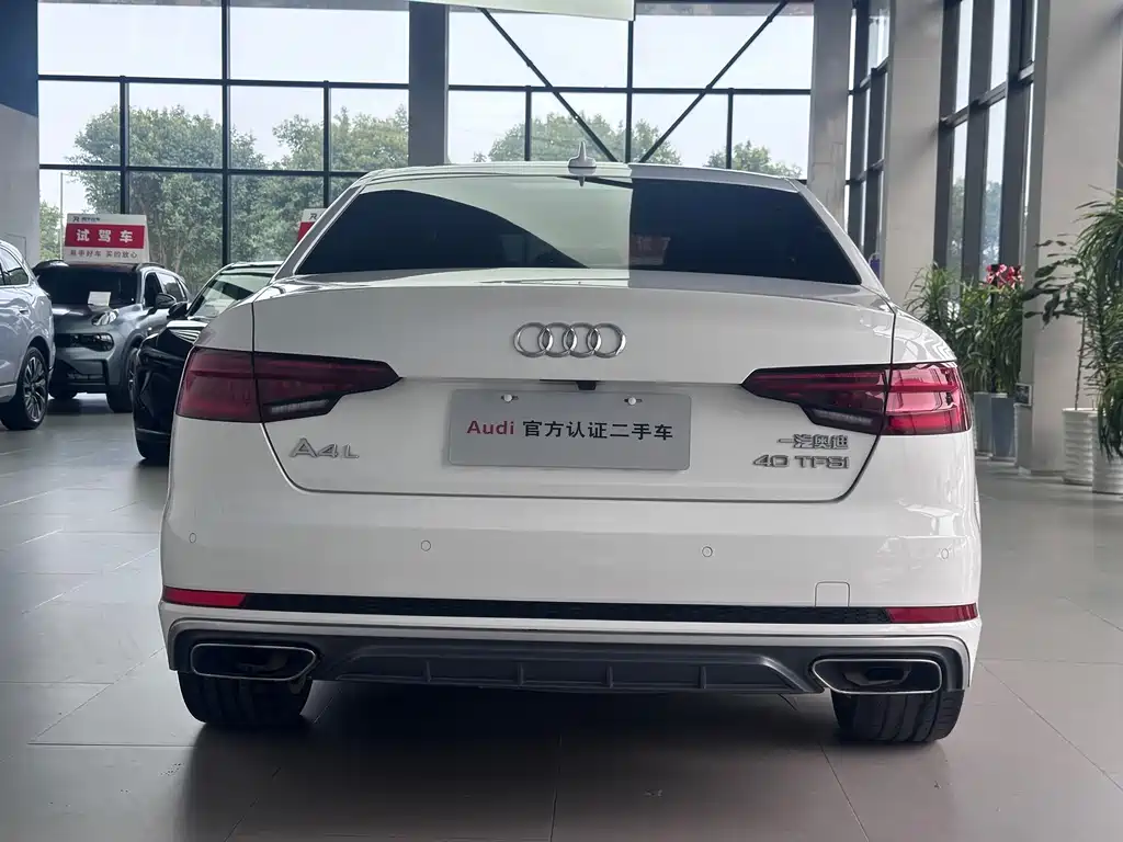 Audi A4L 2019
