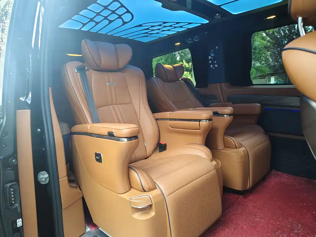 Mercedes-Benz Vito 2023 — фото 11