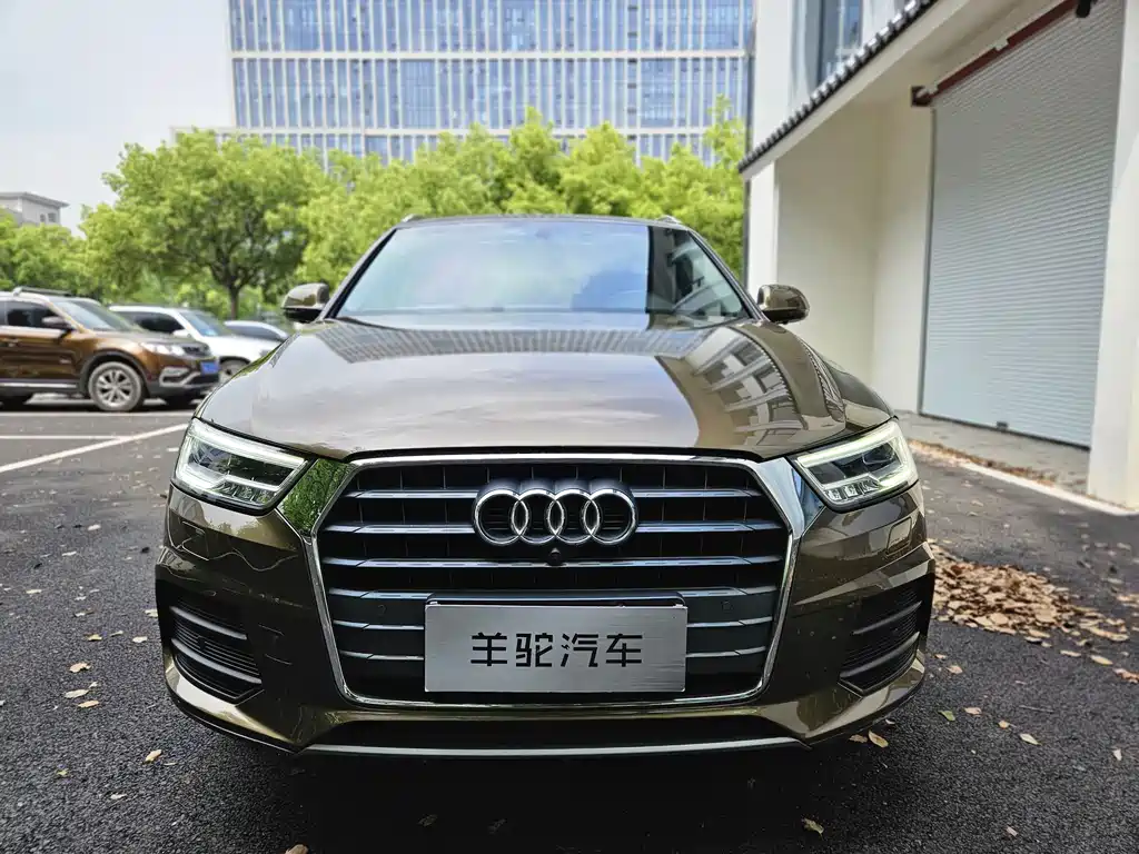 Audi Q3 2018 — фото 1