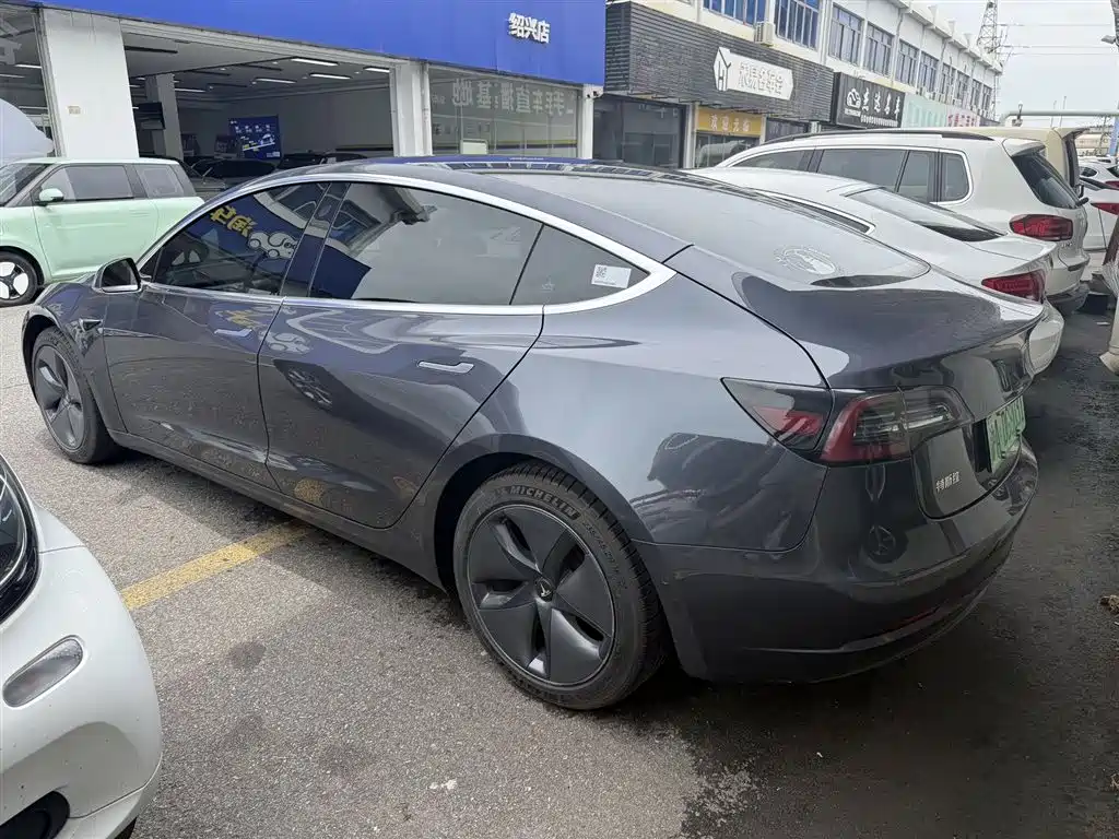 Tesla Model 3 2020
