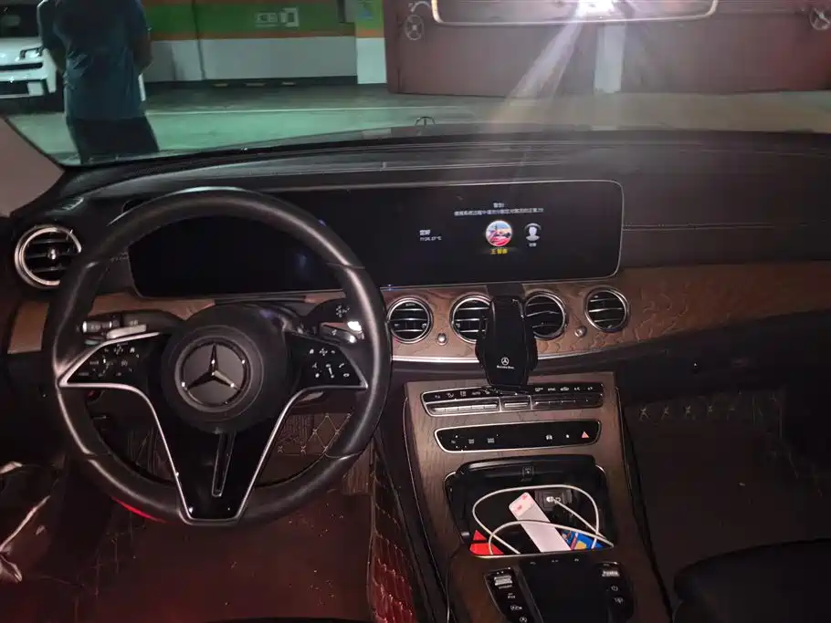Mercedes-Benz E-Class 2022 — фото 12