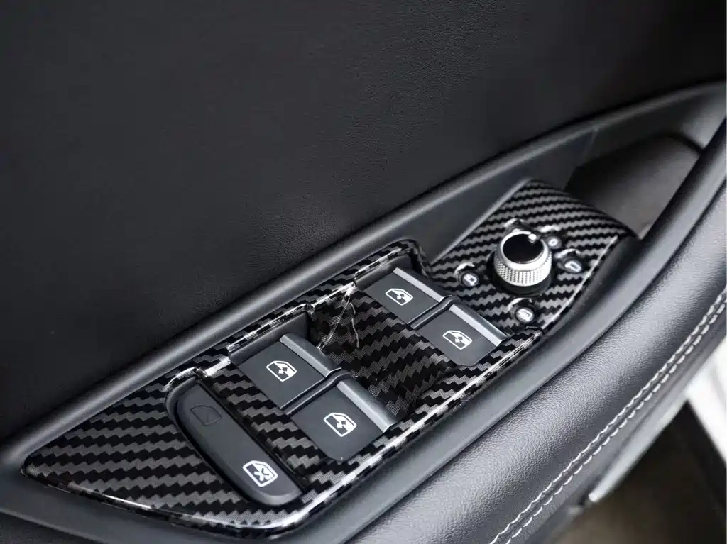 Audi A4L 2023 — фото 25