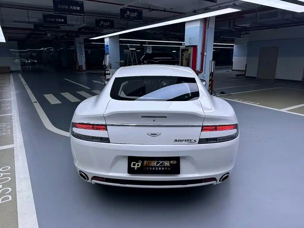 Aston Martin Rapide 2017 — фото 2