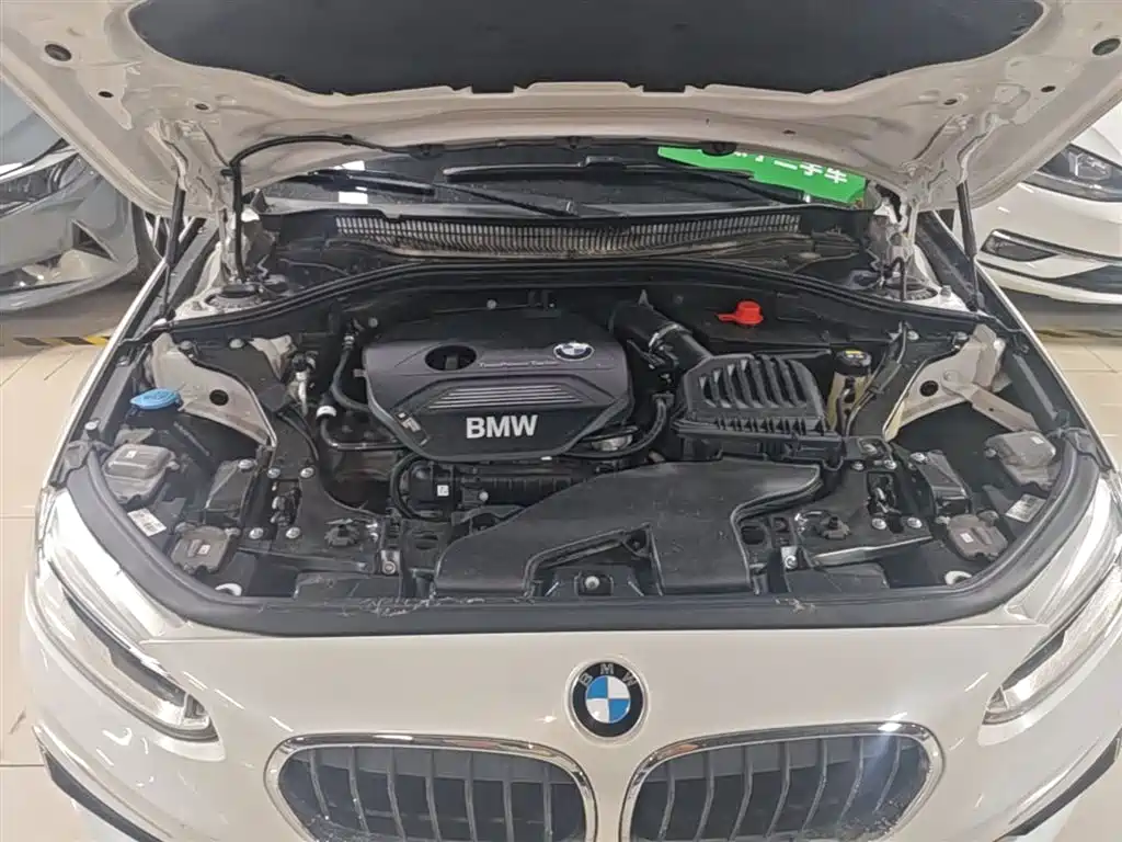 BMW 1 Series 2018 — фото 20