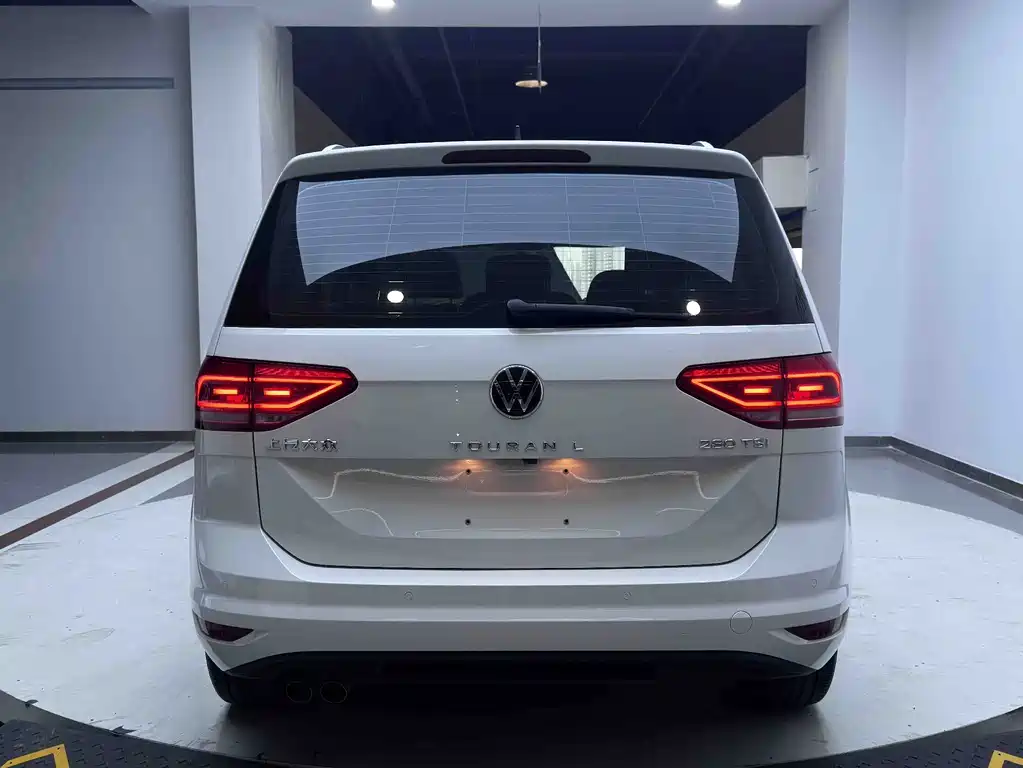 Volkswagen Touran 2023