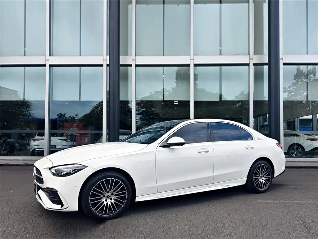Mercedes-Benz C-Class 2025 — фото 1