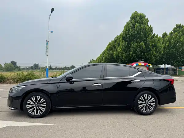 Nissan Teana 2023