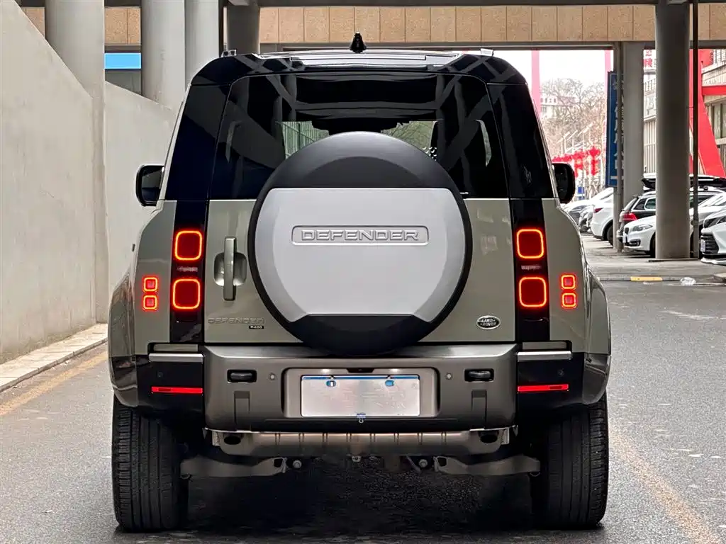Land Rover Defender 2022 — фото 4