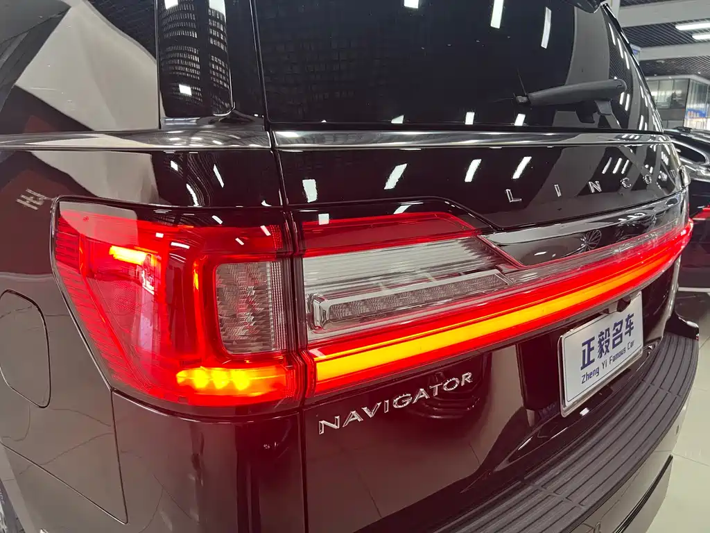 Lincoln Navigator 2019 — фото 12