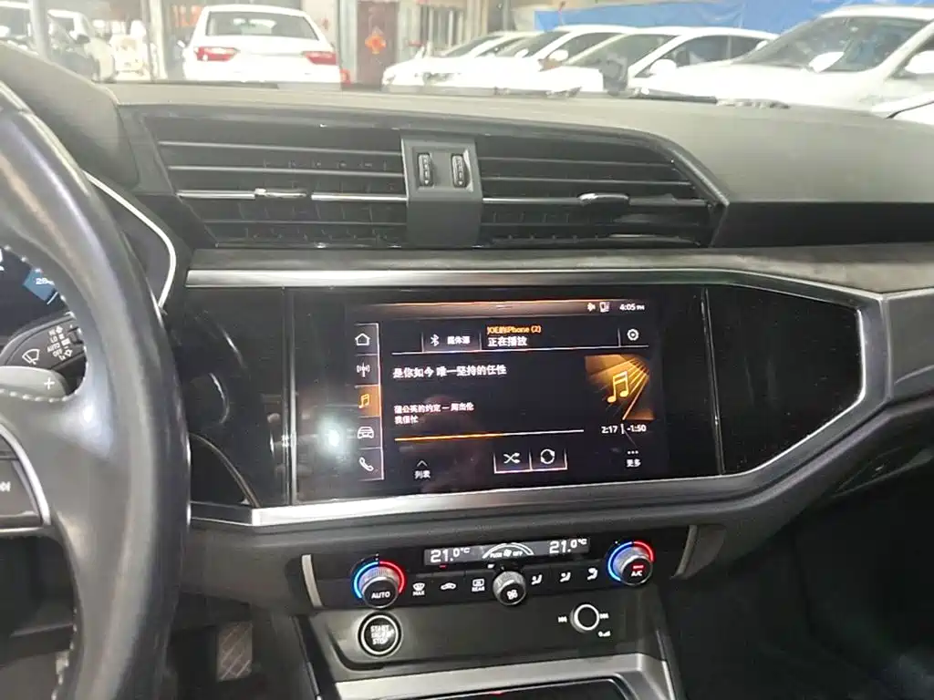 Audi Q3 2021 — фото 13