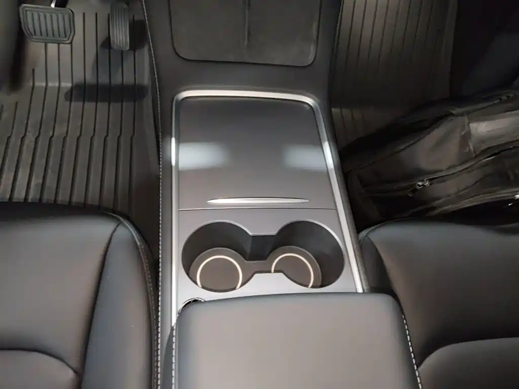 Tesla Model Y 2023 — фото 14