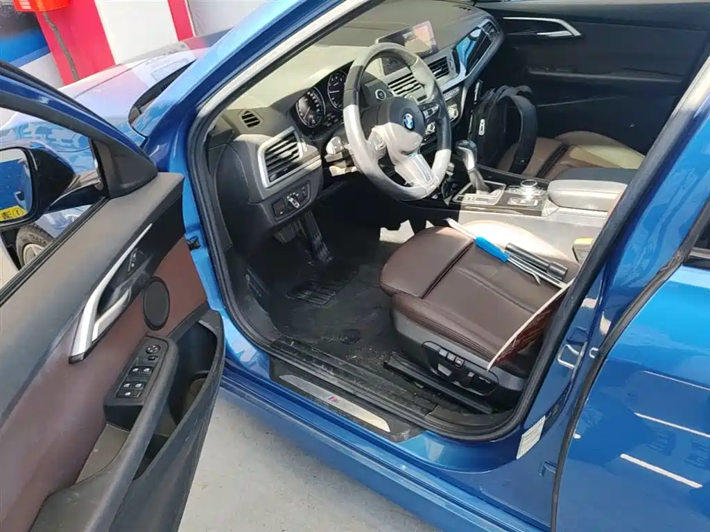 BMW 1 Series 2019 — фото 16
