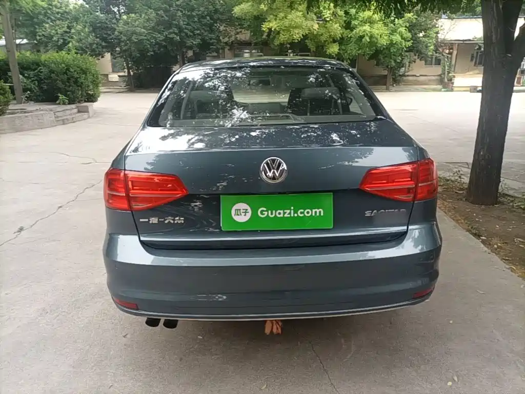 Volkswagen Sagitar 2015