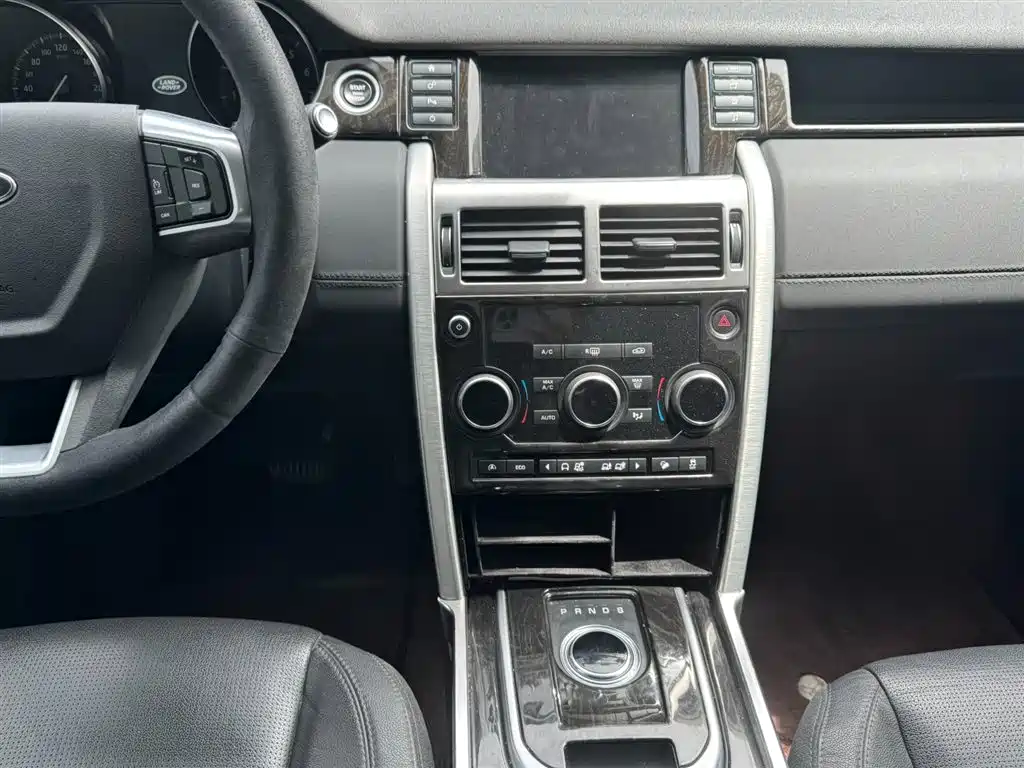 Land Rover Discovery Sport 2017 — фото 18