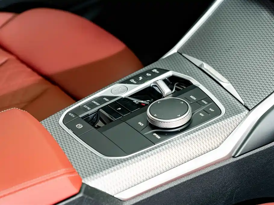 BMW 3 Series 2025 — фото 19