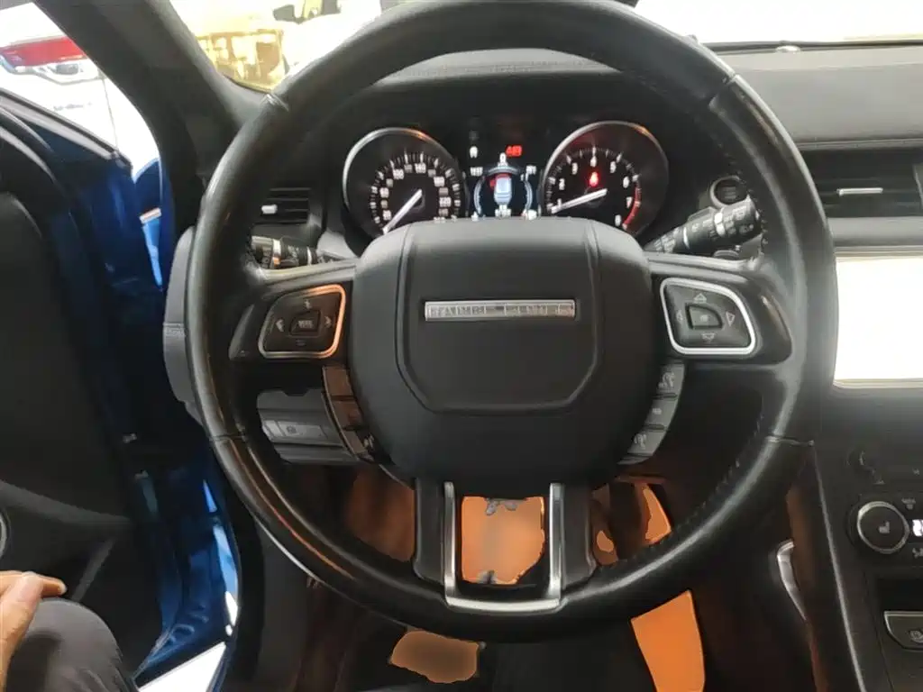 Land Rover Evoque 2018 — фото 11