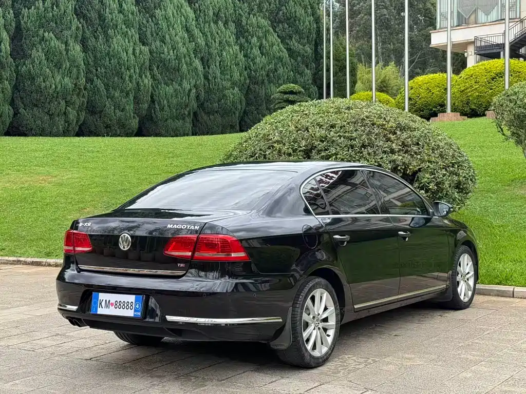 Volkswagen Magotan 2012