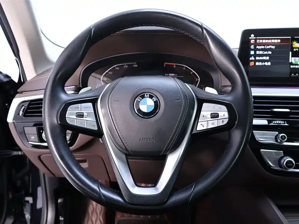 BMW 5 Series 2021 — фото 16