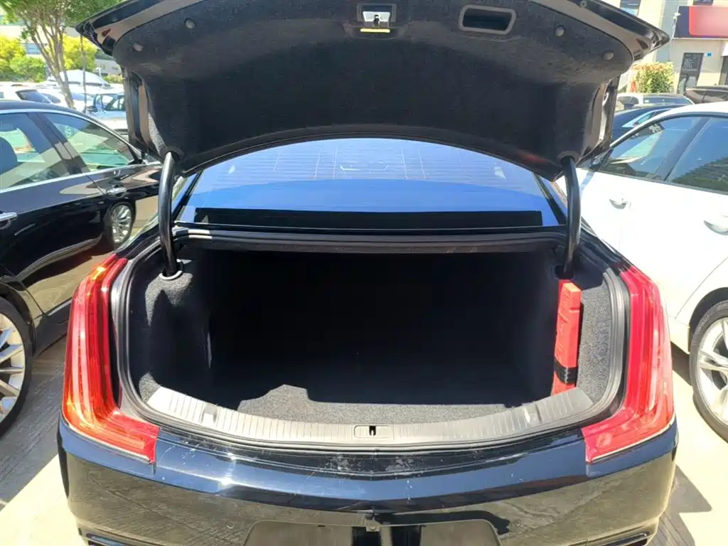 Cadillac XTS 2019 — фото 18