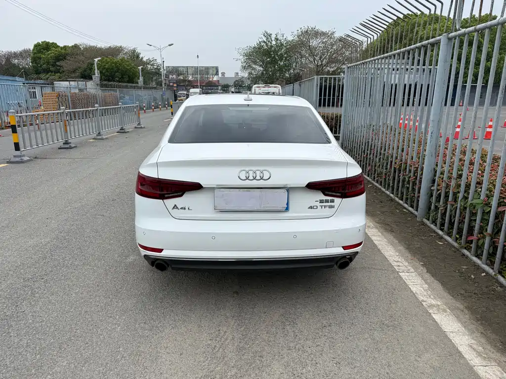 Audi A4L 2018 — фото 9