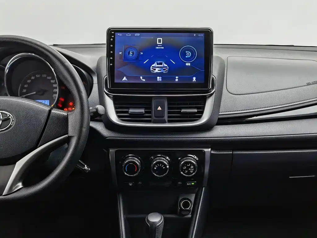 Toyota Yaris L 2020 — фото 12