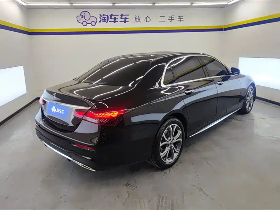 Mercedes-Benz E-Class 2023 — фото 3