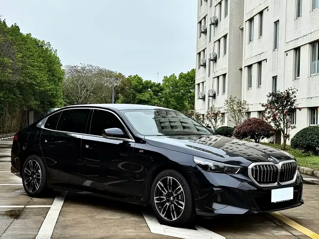 BMW 5 Series 2024