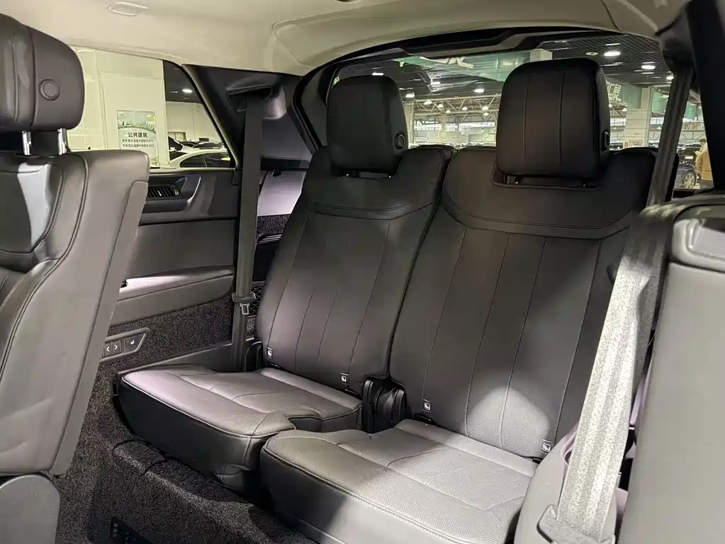 Land Rover Range Rover 2023 — фото 12