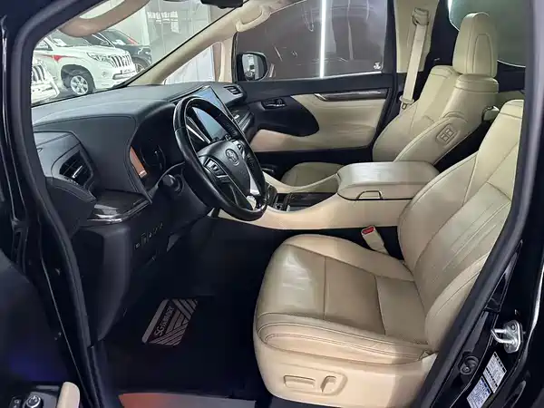 Toyota Alphard 2021