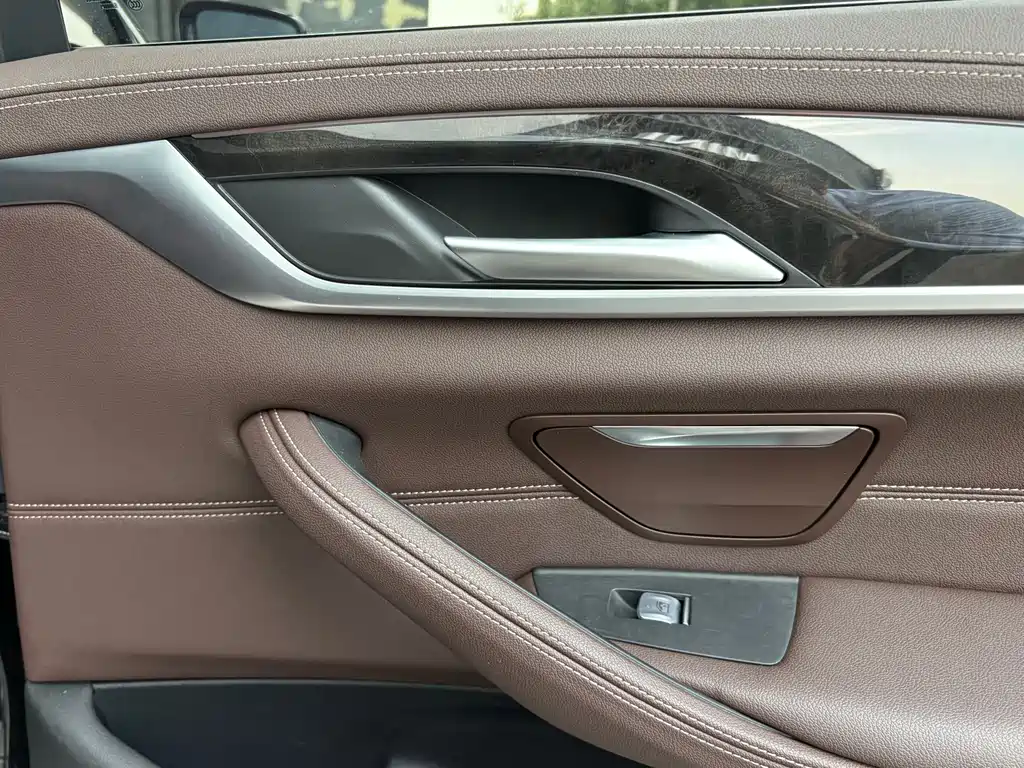BMW 5 Series 2022 — фото 13