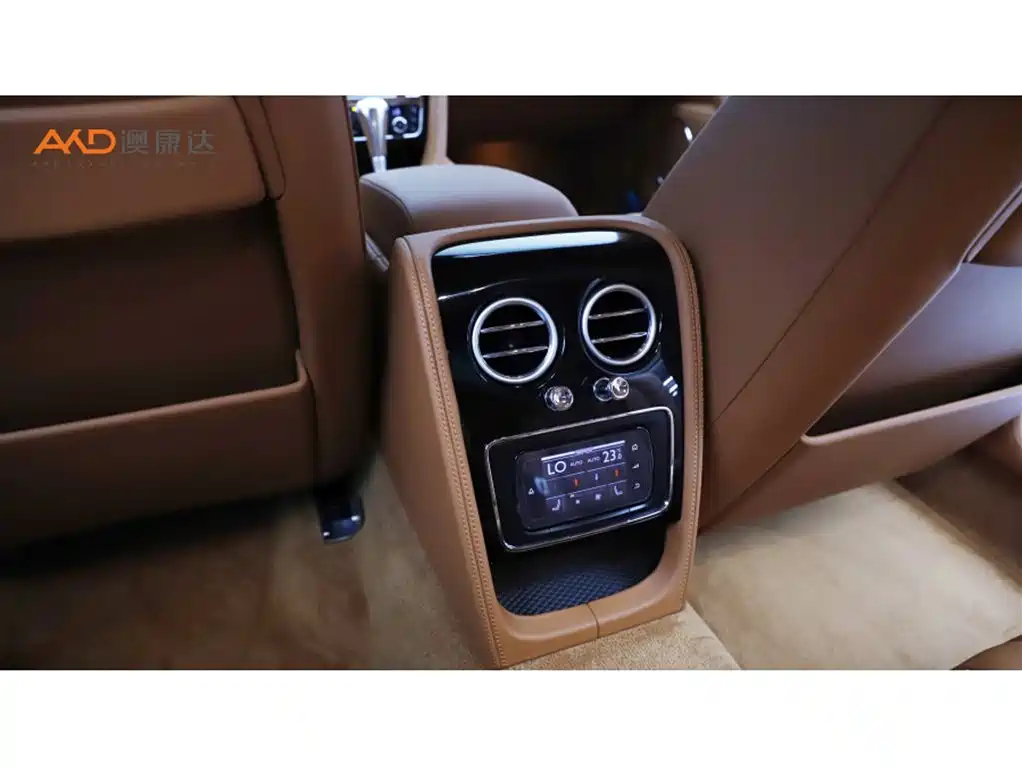 Bentley Flying Spur 2017 — фото 9