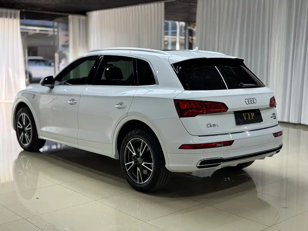 Audi Q5L 2020 — фото 7