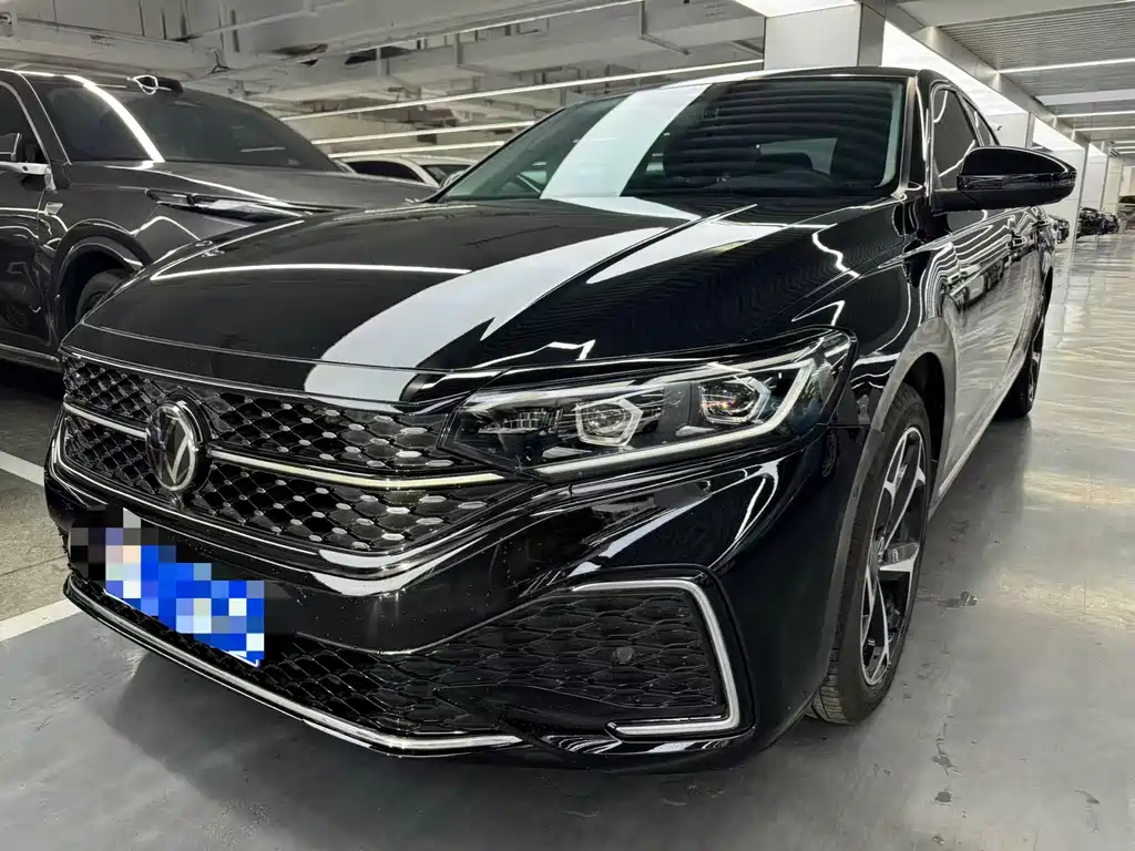 Volkswagen Passat 2023