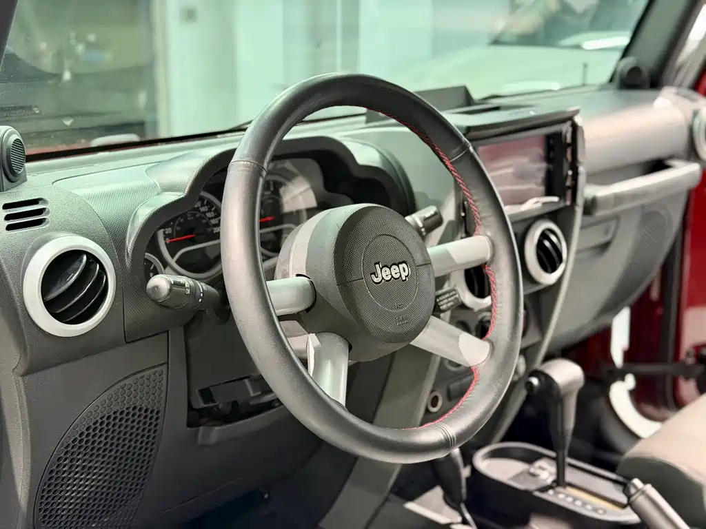 Jeep Wrangler 2008 — фото 10