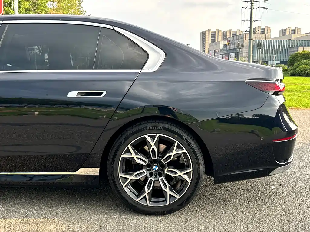 BMW 7 Series 2024 — фото 15