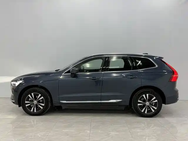 Volvo XC60 2025 — фото 4