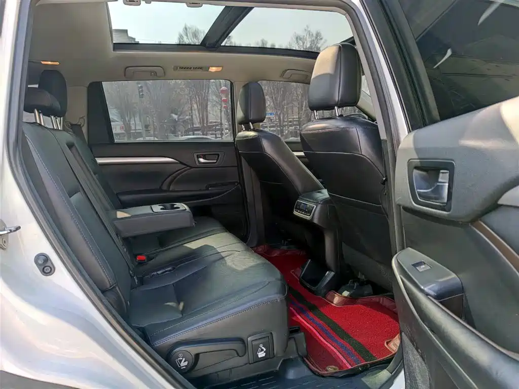 Toyota Highlander 2016 — фото 11