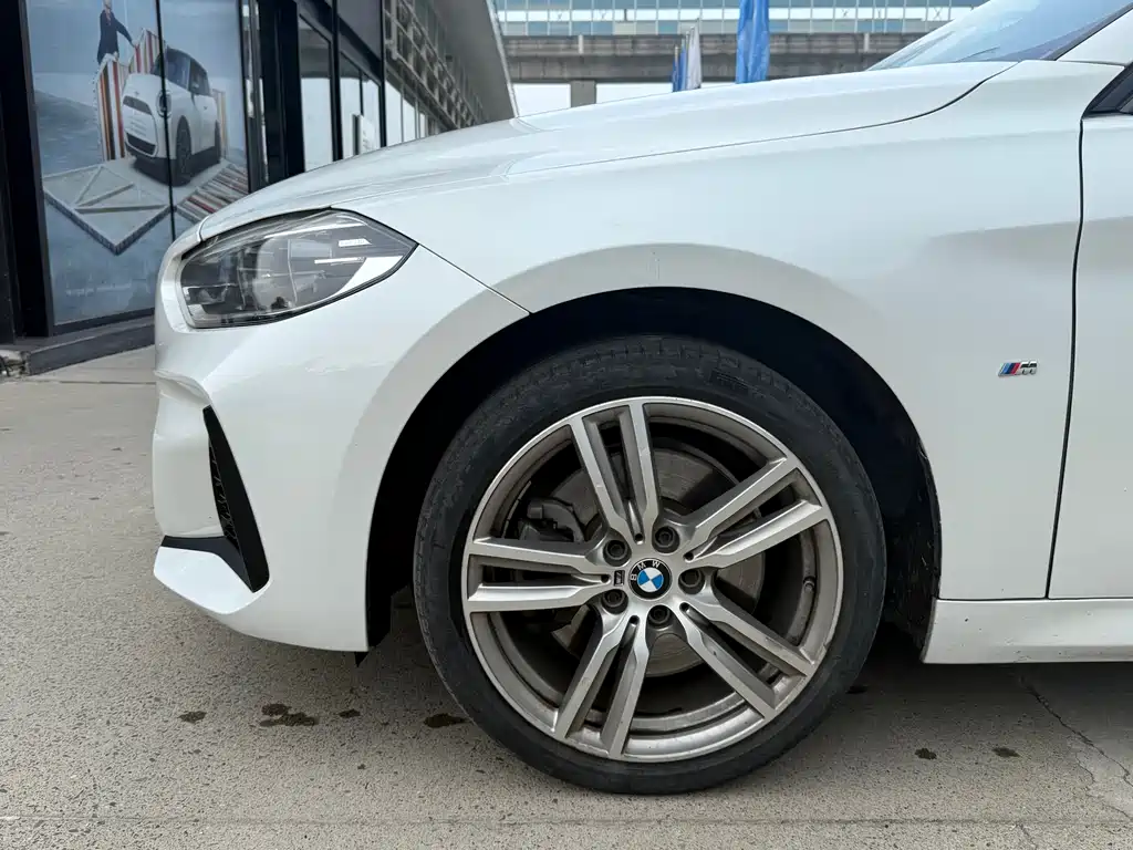 BMW 1 Series 2020 — фото 13