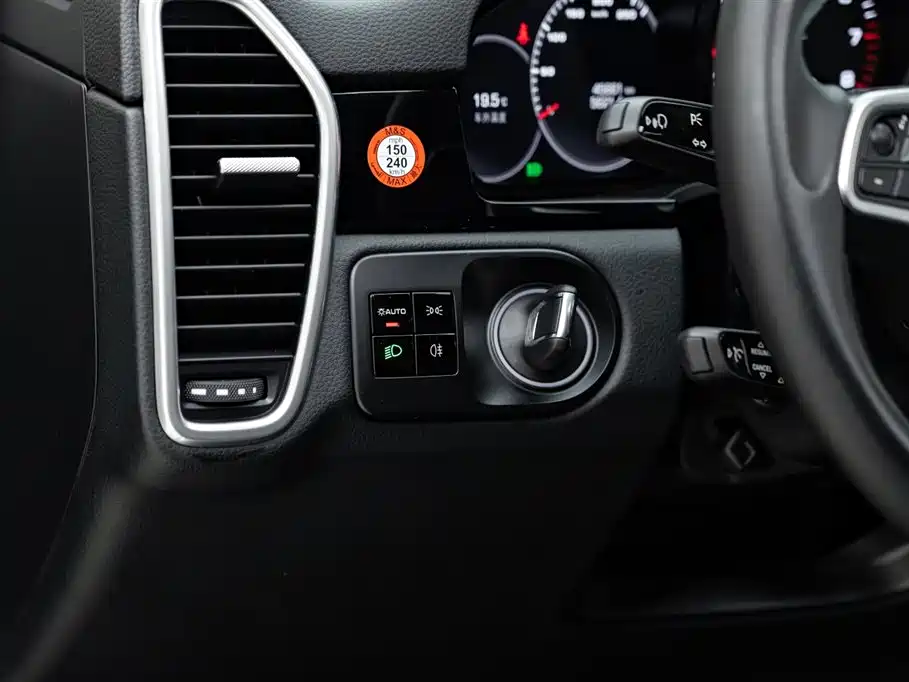 Porsche Cayenne 2019 — фото 17