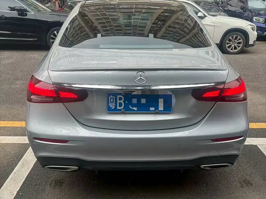 Mercedes-Benz E-Class 2023 — фото 9