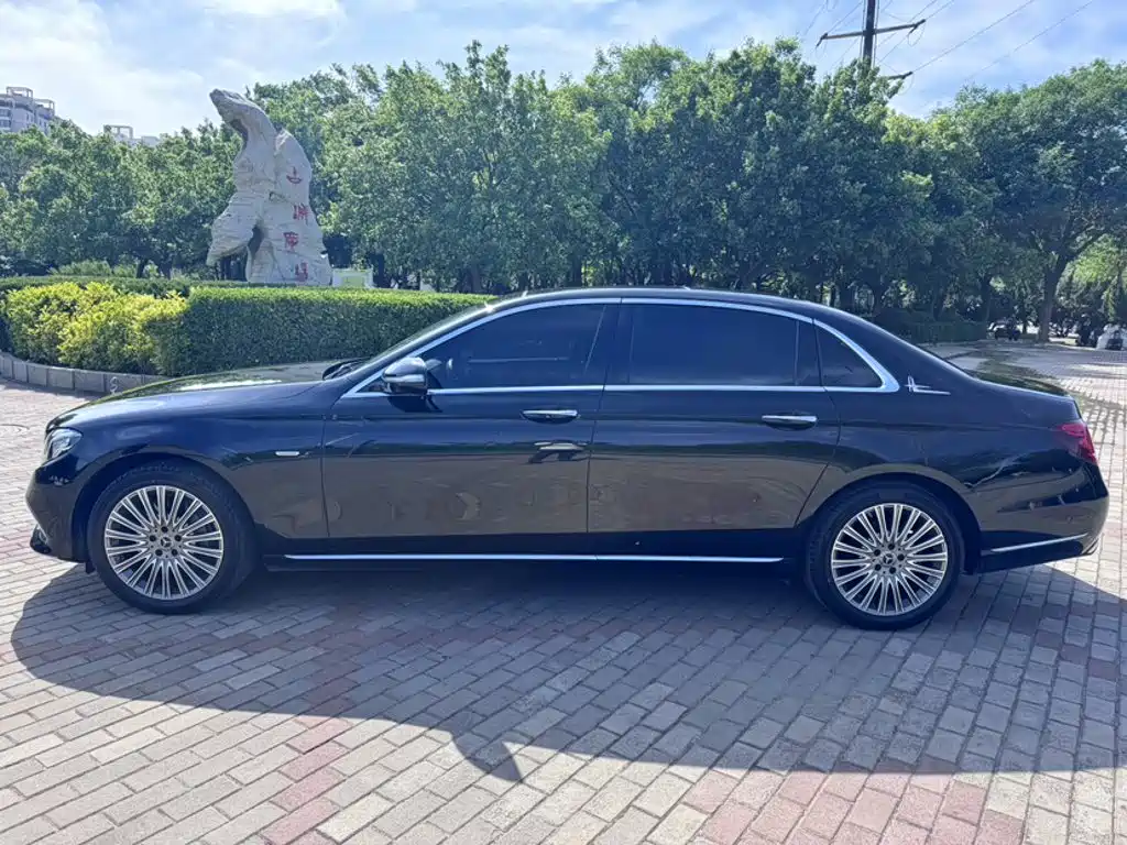 Mercedes-Benz E-Class 2020 — фото 23