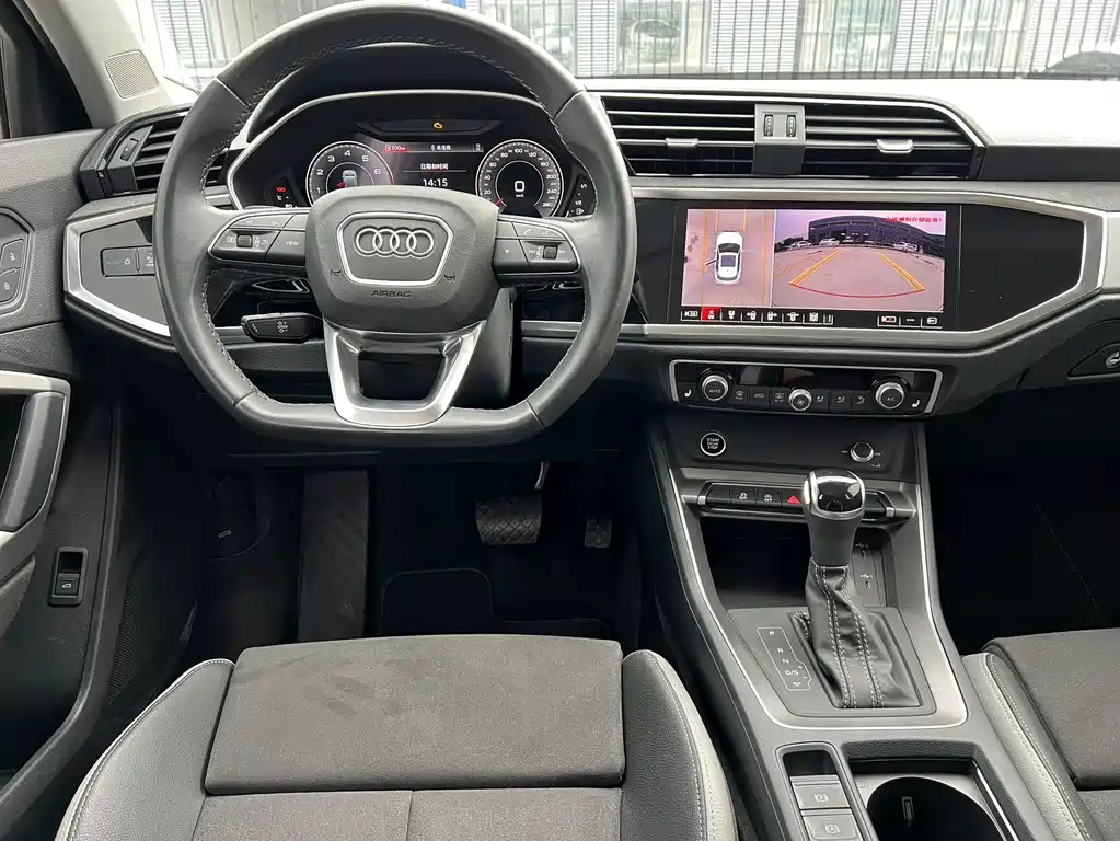 Audi Q3 2023 — фото 13