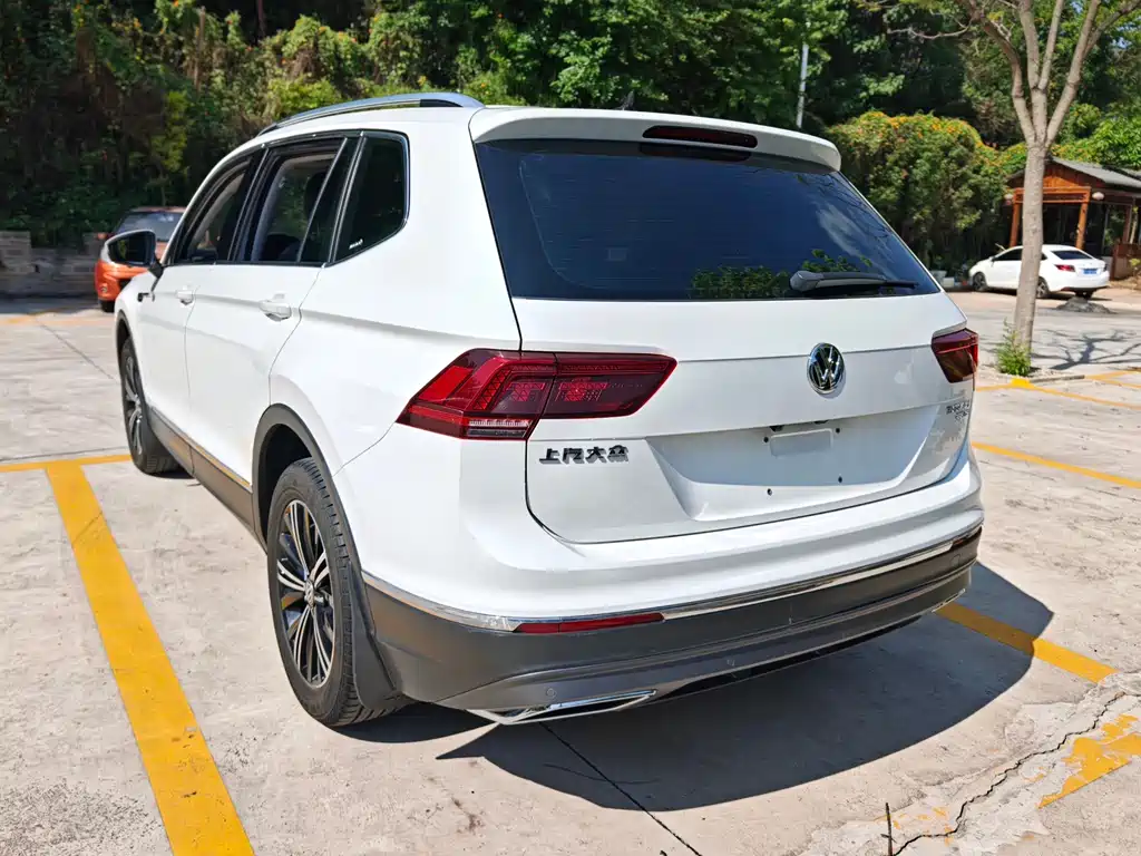 Volkswagen Tiguan L 2017 — фото 9